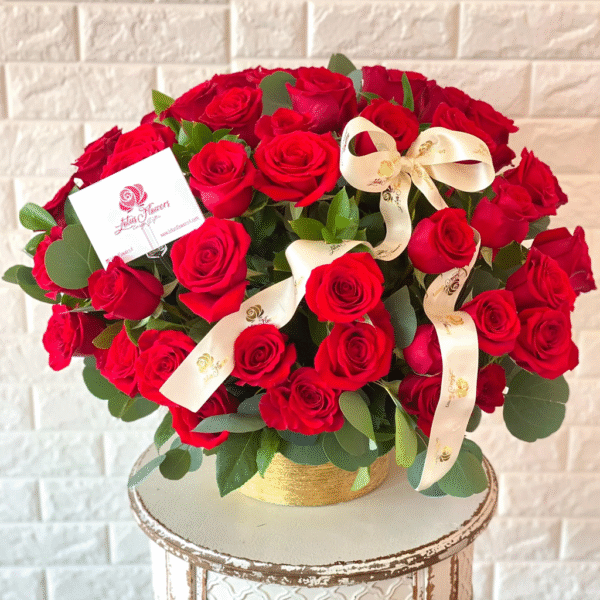 Bouquet Classic - A Classic Bouquet consisting of 100 red roses